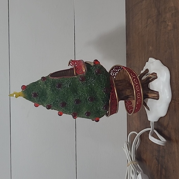 Department 56 Retired North Pole Rudolph Condo Light Up Collectible House - Picture 5 of 8